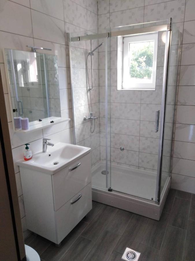 דירות באסקה Apartman Mira מראה חיצוני תמונה